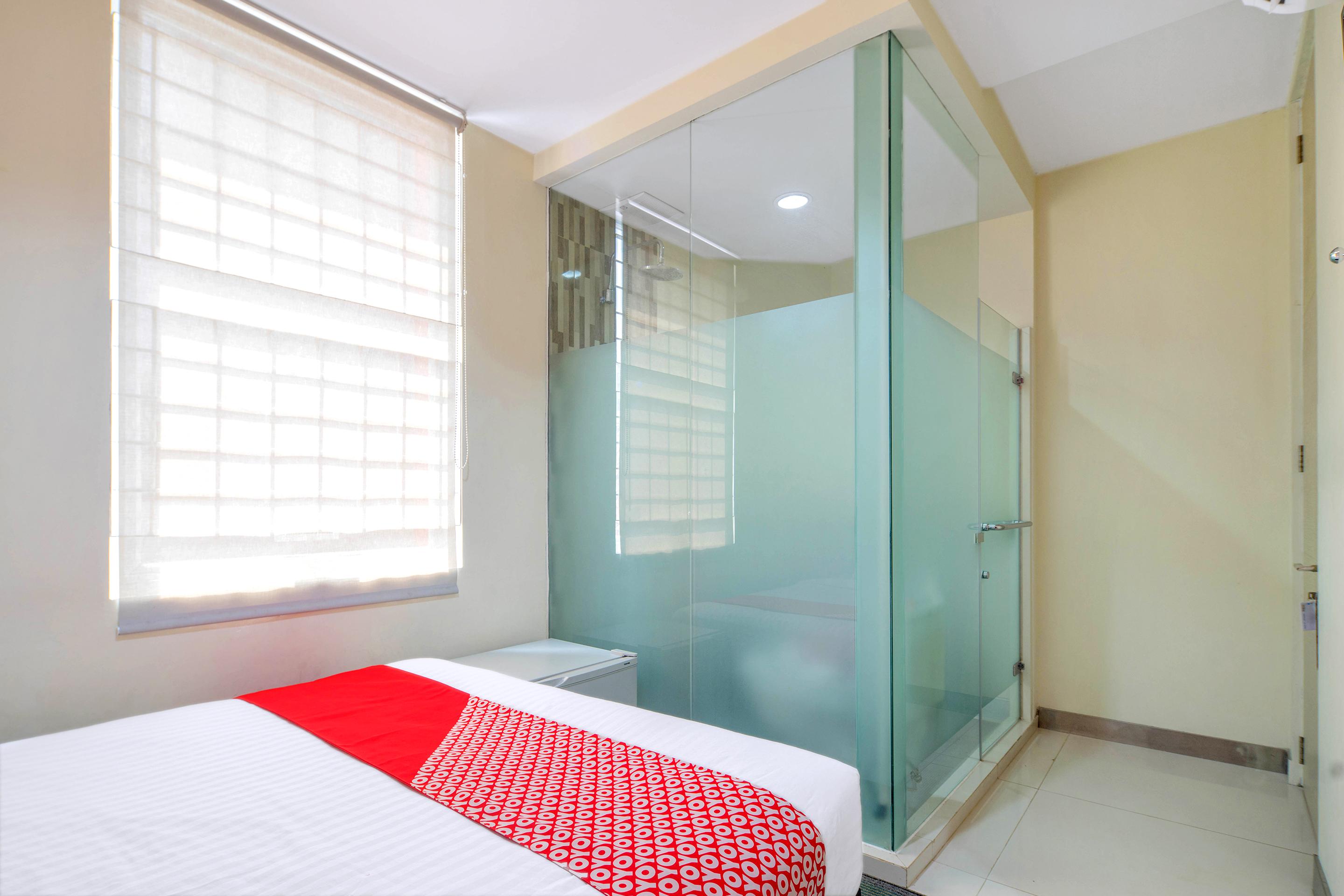 Super Oyo Capital O 1121 Orienchi 2 Hotell Jakarta Exteriör bild