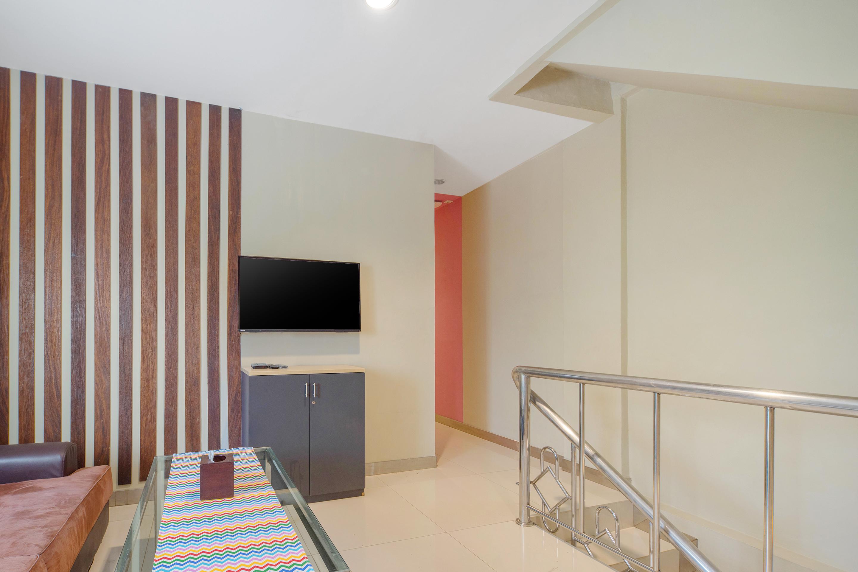 Super Oyo Capital O 1121 Orienchi 2 Hotell Jakarta Exteriör bild