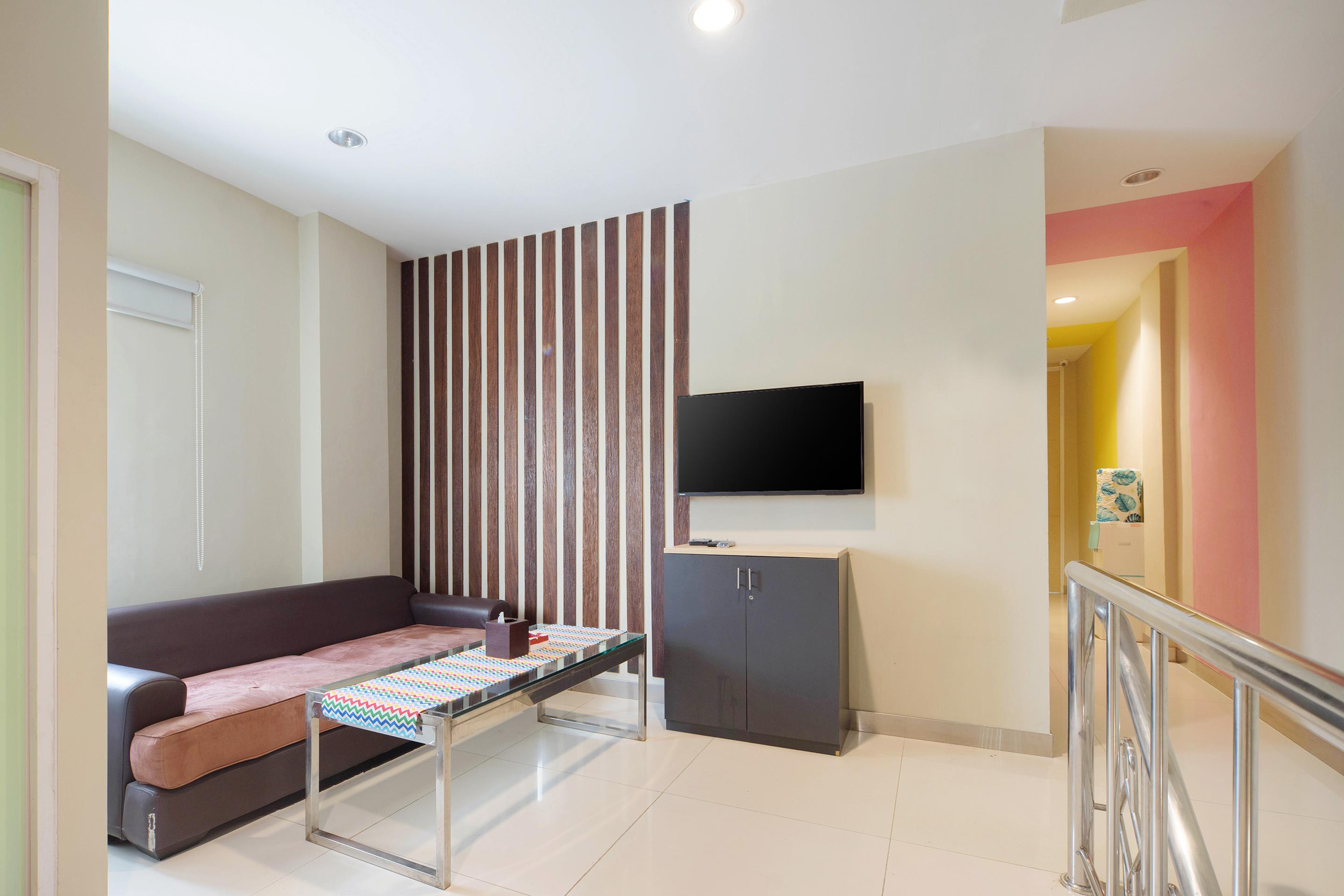 Super Oyo Capital O 1121 Orienchi 2 Hotell Jakarta Exteriör bild