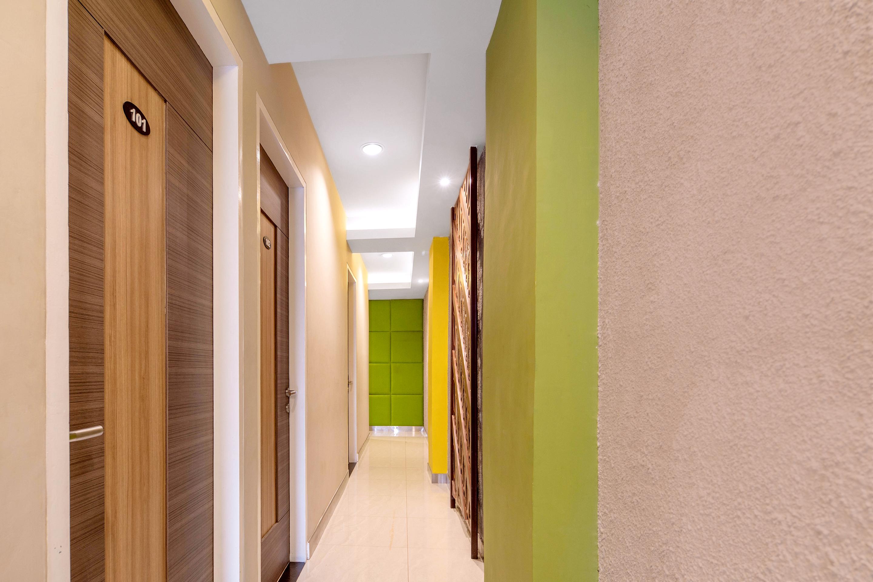Super Oyo Capital O 1121 Orienchi 2 Hotell Jakarta Exteriör bild