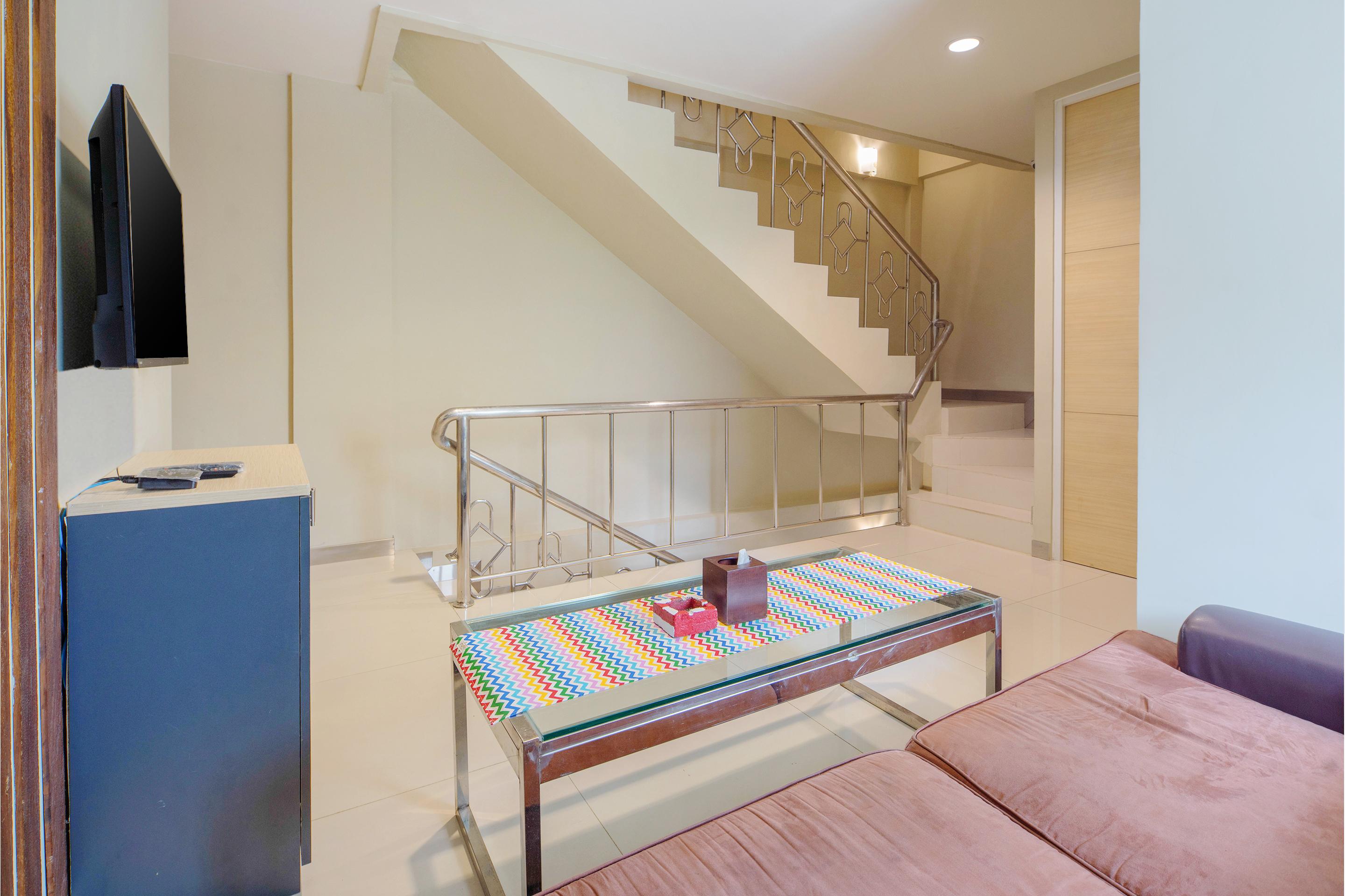Super Oyo Capital O 1121 Orienchi 2 Hotell Jakarta Exteriör bild