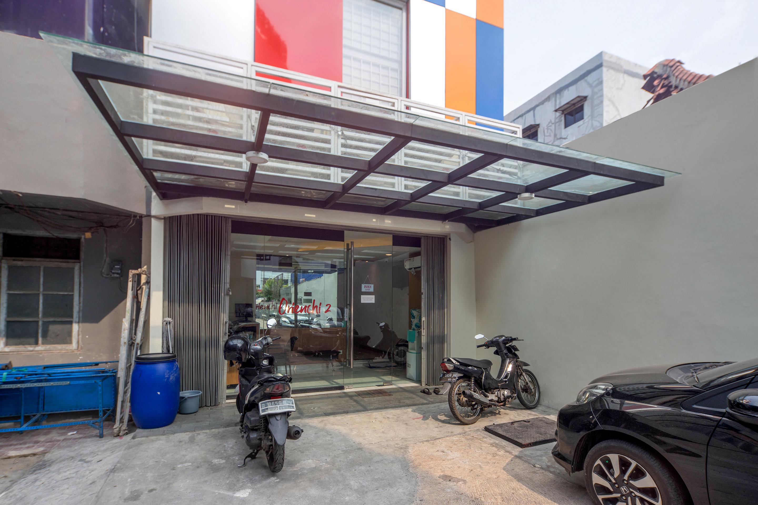 Super Oyo Capital O 1121 Orienchi 2 Hotell Jakarta Exteriör bild