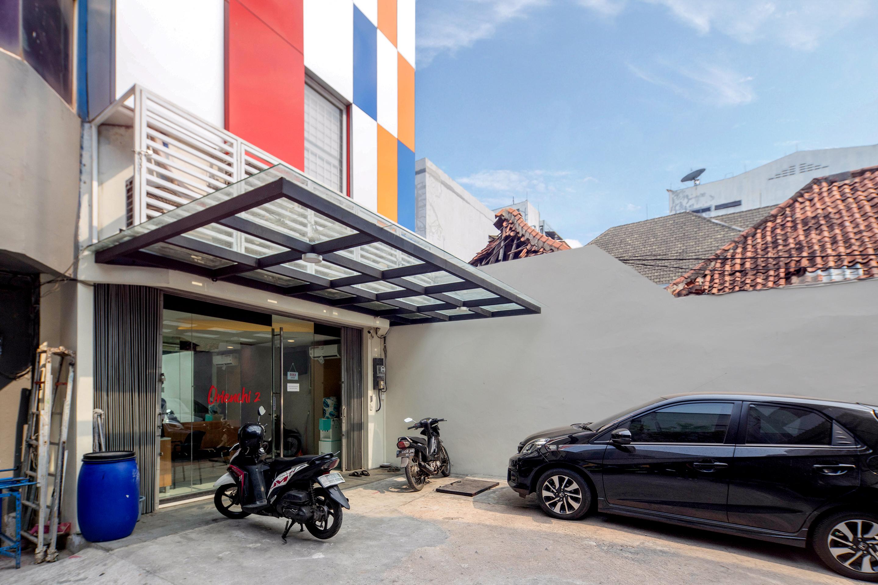 Super Oyo Capital O 1121 Orienchi 2 Hotell Jakarta Exteriör bild